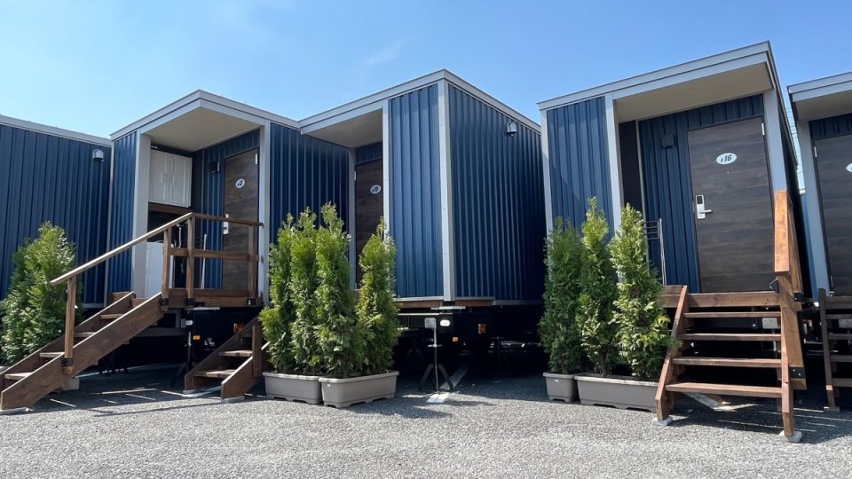 トレーラーホテル事業